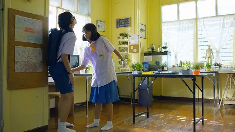 "พลอย ศรนรินทร์ โชว์ทดลองเพศศึกษาสัตว์โลกพิสูจน์คว่ทเป็นเลิศใน15+ไอคิวกระฉูด"