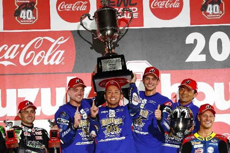 นักบิด YAMAHA FACTORY RACING TEAM ควบ YZF-R1 คว้าชัยเกมพันธุ์อึด Suzuka 8 Hours ผงาดครองแชมป์ 3 สมัยซ้อน พร้อมทีม GMT94 YAMAHA คว้าแชมป์โลก ตอกย้ำความสำเร็จสุดยิ่งใหญ่