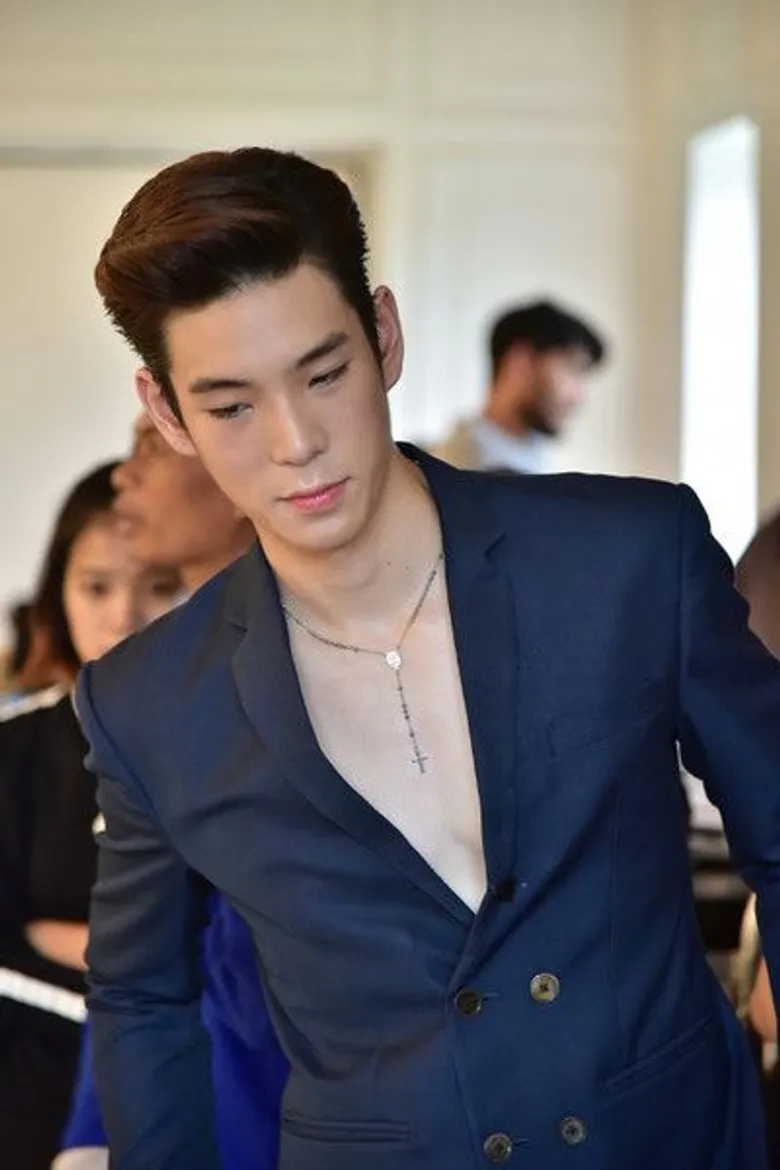 3 แซ่บ พระเอกซีรีส์หน้าใหม่อกแน่น มองมุมไหนก็ดูกรุบกรอบ