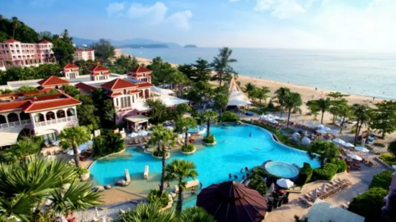 โรงแรมและรีสอร์ทในเครือเซ็นทารา ขอนำเสนอโปรโมชั่นสุดคุ้ม พัก 3 คืน จ่าย 2 คืน หรือ พัก 6 คืน จ่าย 4 คืน หรือ พัก 9 คืน จ่าย 6 คืน เพียงทำการจองผ่านเว็บไซต์ของเซ็นทารา ตั้งแต่วันนี้ - 30 กันยายน 2560 และเข้าพักก่อนวันที่ 31 มกราคม 2561