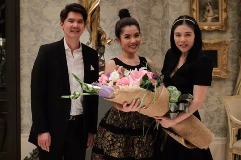 ณพ– พอฤทัย ณรงค์เดช แสดงความยินดีกับ นก พ...