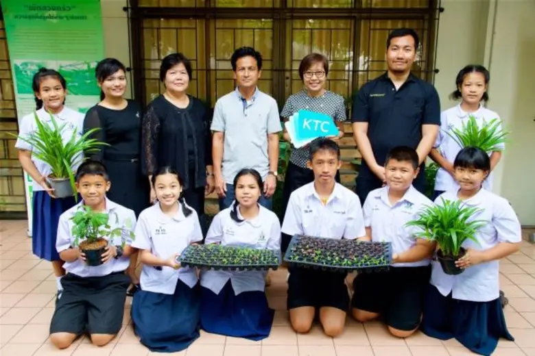 “เคทีซี” จัดกิจกรรมเวิร์คช้อป “ปลูกผัก ปลูกใจ ให้พอเพียงกับเคทีซี” ณ โรงเรียนแจ่มจันทร์ เขตวัฒนา