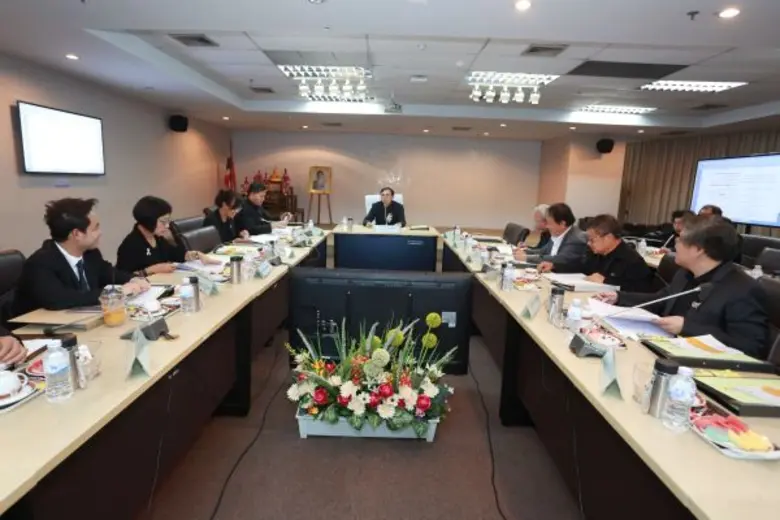 นายวีระ โรจน์พจนรัตน์ รัฐมนตรีว่าการกระทร...