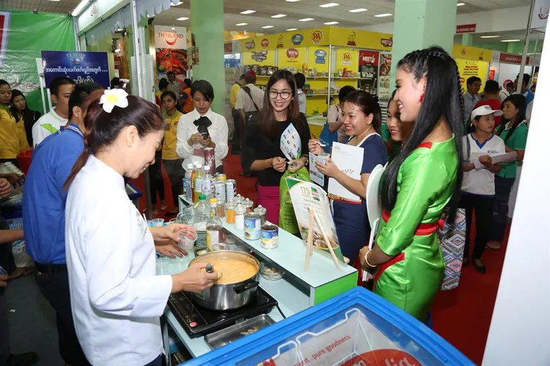 ไอซีเว็กซ์ชี้กลุ่ม FMCG ดาวรุ่งปี 2017 ประเทศเมียนมา หนุนตลาดเครื่องดื่ม และอาหารแข่งขันเข้มข้น กดปุ่มร้านค้าปลีก และโมเดิร์นเทรดขยายตัวสูง รับเทรนด์ไลฟสไตล์ยุคใหม่เต็มรูปแบบ