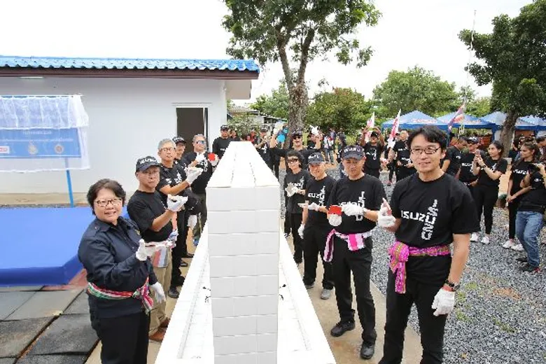 อีซูซุส่งมอบระบบน้ำดื่มสะอาด แก่โรงเรียนบ้านห้วยหว้า จ.ชัยภูมิ เป็นแห่งที่ 26 ในโครงการ “อีซูซุให้น้ำ...เพื่อชีวิต”