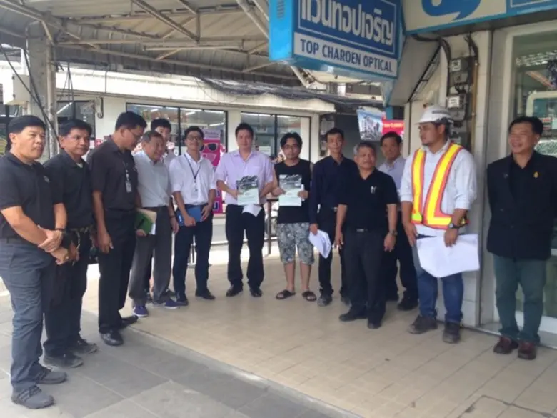 โครงการรถไฟฟ้าสายสีเขียว ช่วงหมอชิต-สะพานใหม่-คูคต ร่วมกับฝ่ายโยธาเขตสายไหมและเขตบางเขน กรุงเทพมหานคร ได้เข้าชี้แจงทำความเข้าใจและขอความร่วมมือจากเจ้าของและผู้ครอบครองอาคาร บริเวณพื้นที่ฝั่งตรงข้ามตลาดยิ่งเจริญ