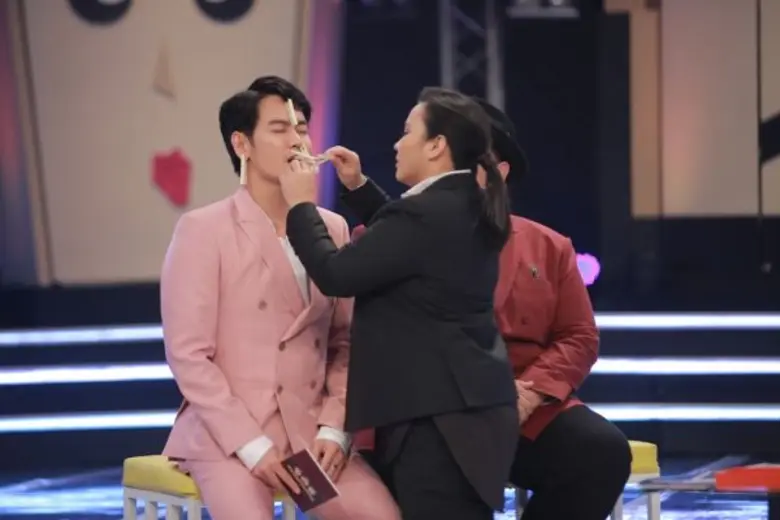 ทีวีไกด์: รายการ "สามแยกปากหวาน" เมื่อ “อ๊อฟ-ป๊อบ-ว่าน” เปิดบ้านต้อนรับศิลปินระดับมาสเตอร์ “ปุ๊ - ปาน” จะเกิดอะไรขึ้น ใน “สามแยกปากหวาน” จันทร์ที่ 4 กันยายน นี้