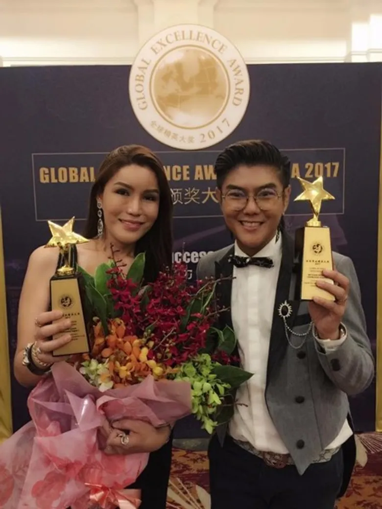 2 นักธุกิจแบรนด์คนไทย คว้ารางวัล สถาบันด้านแฟชั่นที่ได้รับมาตรฐานการยอมรับระดับเอเชีย