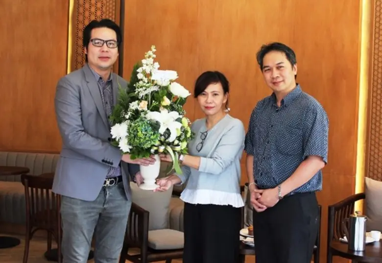 นายเศรษฐวัจน์ ตั้งวัชรพงศ์ กรรมการผู้จัดการ สายงานอ...