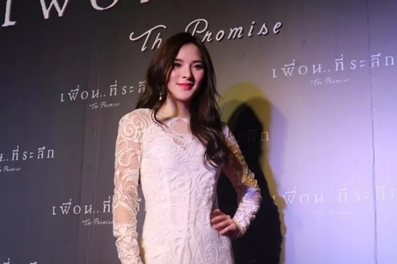 GDH จัดให้จุใจ ขนดารา – นางแบบ ระดับแถวหน้ากว่า 30 ชีวิต ร่วมงาน รอบกาล่าพรีเมียร์ “เพื่อน…ที่ระลึก” ที่ SF World Cinema