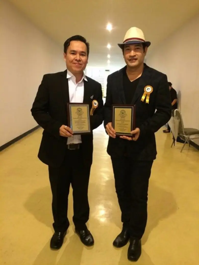 SPU : ครูโอม PA. ม.ศรีปทุม รับรางวัล “ครูดีเด่น” บุคคลต้นแบบ โครงการ”ร้อยมือล้านใจ”