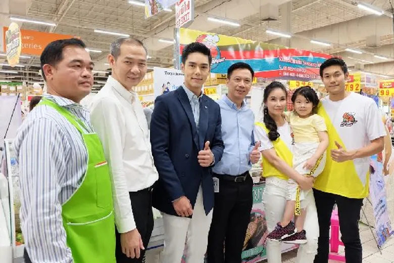 บูม-กิตตน์ก้อง สวมบท “เชฟ” ร่วมงานเปิดตัว Sea Zappp!!! สาวๆ กรี๊ดลั่นห้าง!!