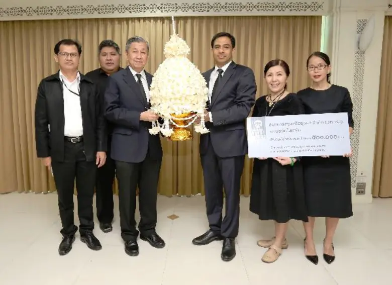 นายโรหิท คันนา (ที่ 3 จากขวา) ประธานคณะเจ...