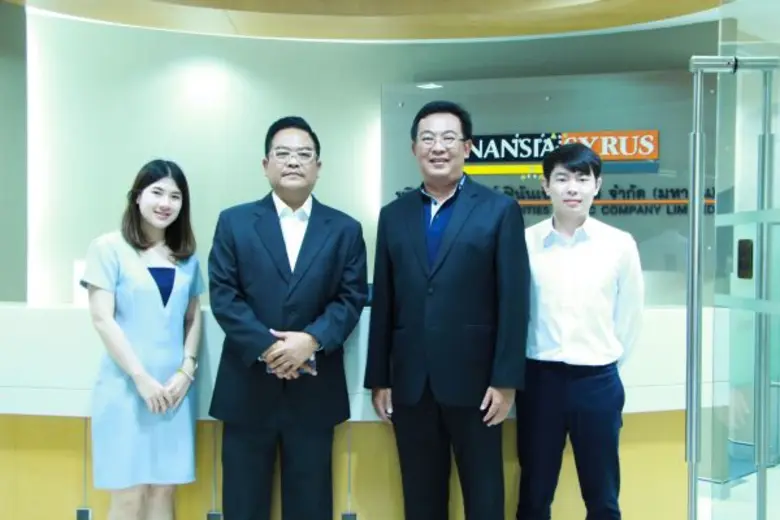 นายปิยะ เตชากูล (ที่2จากขวา) กรรมการผู้จั...