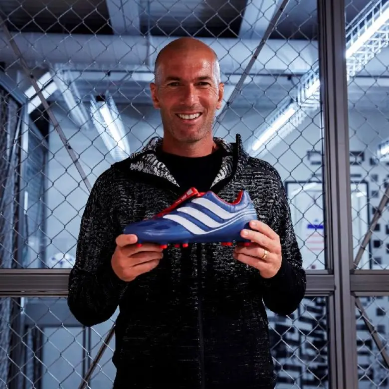 กำเนิดใหม่เจ้าแห่งตำนาน !! เดวิด เบ็คแฮม และ ซีเนดีน ซีดาน เปิดตัวสตั๊ดใหม่ adidas Predator Precision