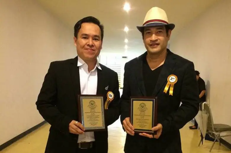 SPU: “ครูโอม” ศิลปะการแสดง ม.ศรีปทุม เข้ารับรางวัล “ครูดีเด่น” บุคคลต้นแบบที่ทรงคุณค่าต่อสังคมและประเทศชาติ