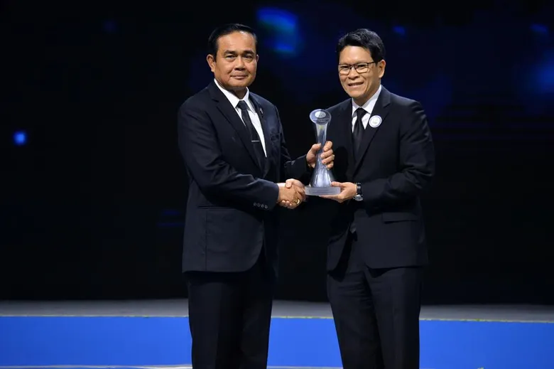 นายกฯ มอบ “พีเอ็ม ดิจิทัล อวอร์ด” รางวัลเกียรติยศแห่งปี เผยโฉม 5 ผู้ชนะเลิศด้านนวัตกรรมฯในงาน “ดิจิทัลไทยแลนด์ บิ๊กแบง 2017”
