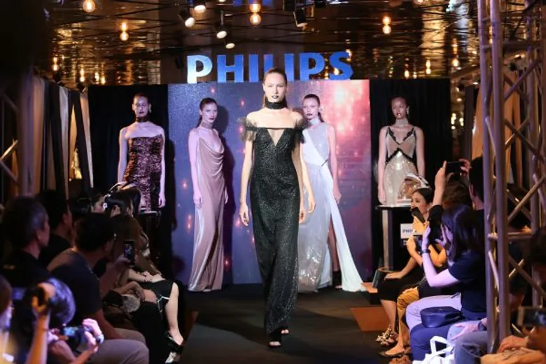 ฟิลิปส์ เปิดตัว 'Philips PerfectCare Elite Plus’ นวัตกรรมเตารีดแรงดันไอน้ำอัจฉริยะที่ฉลาดที่สุด จับมือแบรนด์ Milin ออกแบบคอลเลคชั่นสุดเอ็กซ์คลูซีฟ พร้อมชวนเซเลบริตี้มาร่วมพิสูจน์ประสบการณ์การรีดผ้าที่ดีกว่าเคย