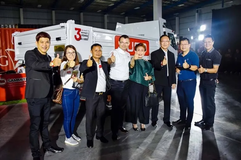สามมิตรมอเตอร์ผนึกกำลังร่วมกับฟูโซ่ ภายใต้เดมเลอร์ (ประเทศไทย) ย้ำความเป็นผู้นำรถบรรทุกในคอนเซ็ปต์ Fuso One Stop Solution Service