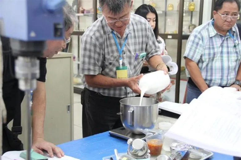 กยท. เปิดหลักสูตร “การผลิตและการใช้ประโยชน์น้ำยางข้นชนิดครีม” นำนวัตกรรมการผลิตสู่เกษตรกร/สถาบันเกษตรกรชาวสวนยาง ผู้ประกอบการ กระตุ้นการใช้ยางในประเทศ หวังแปรรูปเพิ่มมูลค่ายางพาราไทย