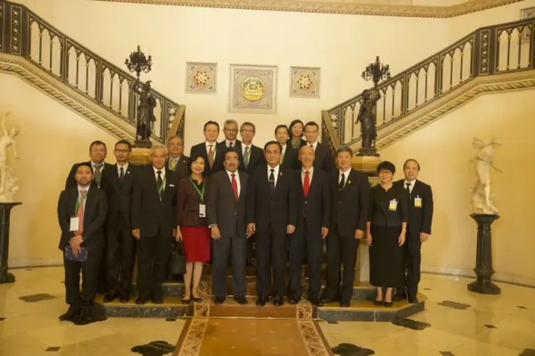 ดาตุ๊ก ซรี โจฮารี กาห์นิ รัฐมนตรีว่าการกระทรวงการคล...