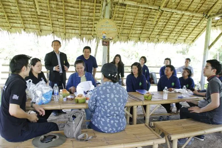 ผู้ตรวจราชการ กระทรวงเกษตร เยี่ยมชม “สามพรานโมเดล” ชมต้นแบบ พัฒนาห่วงโซ่อุปทานสินค้าเกษตรอินทรีย์สู่ความอย่างยั่งยืน