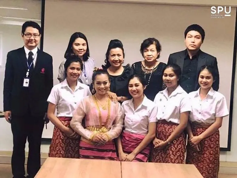 SPU : เตรียมความพร้อม เพื่อความเป็นมืออาชีพ! นศ.การจัดการการท่องเที่ยว ม.ศรีปทุม เรียนกับตัวจริง ประสบการณ์จริง : Pre-Tour นำเสนอโครงการ บริษัททัวร์จำลอง ”เส้นทางมรดกโลกและล้านนา”