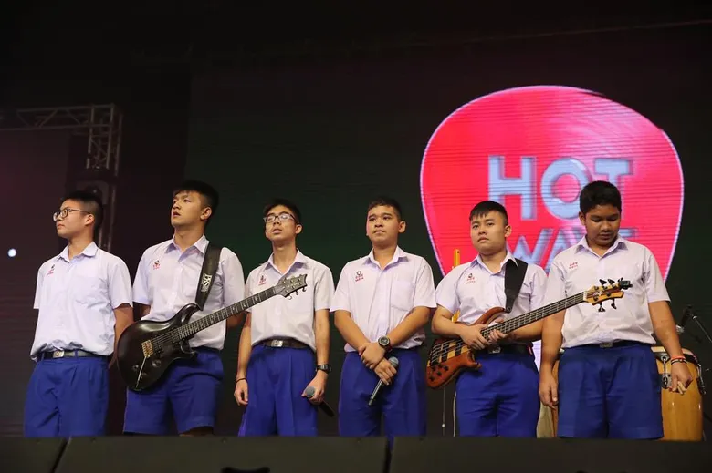 1 ตุลาวันดวลเดือด!! “Hotwave Music Awards2017” รอบไฟนอล