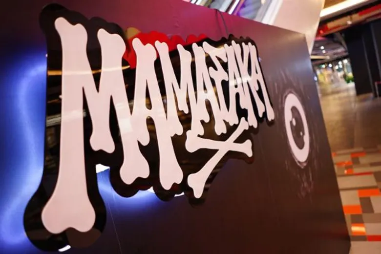 สาวกสายสตรีทอาร์ทปลื้ม SHOW DC ยกตำนานแห่งวงการ “MAMAFAKA GALLERY”มาโชว์ในงาน SHOW DC X ROCK ON RADIO LIVE SESSION : ART & MUSIC