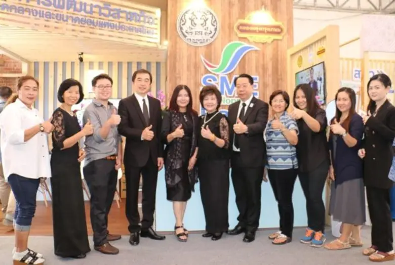 นายมงคล ลีลาธรรม กรรมการผู้จัดการ ธนาคารพัฒนาวิสาหก...