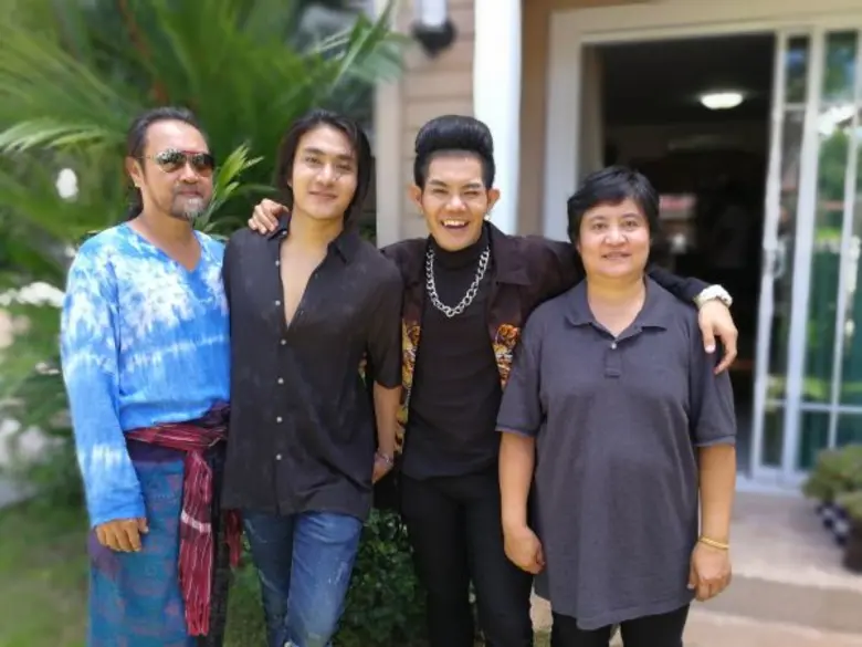 ได้ชื่อว่าเป็นหนุ่มอาร์ศิลป์ที่มากด้วยคคว...