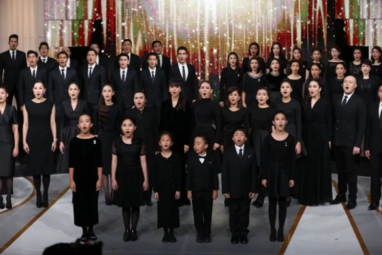 “เจ เอส แอล ฯ” ขนทัพดารากว่า 90 ชีวิต ร้องเพลง “พลังแผ่นดิน” ดังกึกก้องถวายในหลวง รัชกาลที่9 น้อมสำนึกในพระมหากรุณาธิคุณ