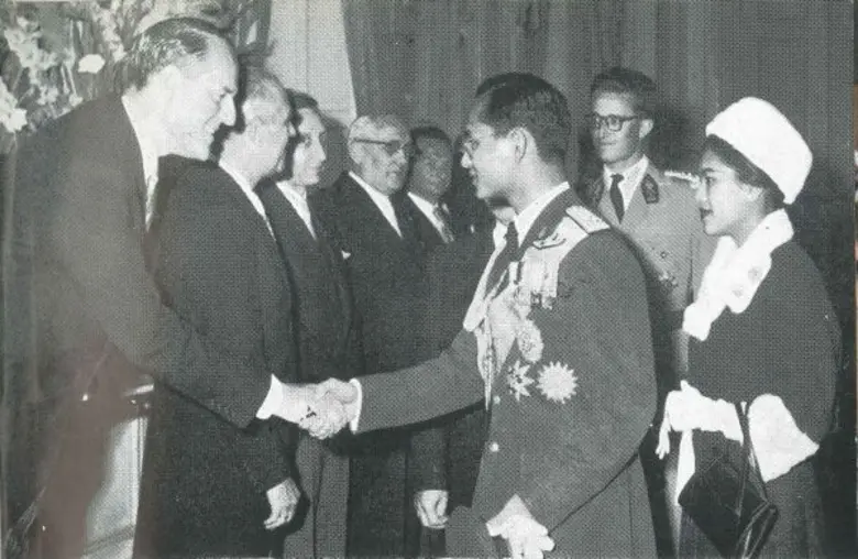 อสมท จัดรายการพิเศษ “ใต้แสงแห่งพระบารมี” 13 ต.ค.60 ร่วมยืนสงบนิ่งพร้อมกันหน้าจอช่อง 9 MCOT HD รำลึกพระมหากรุณาธิคุณในหลวงรัชกาลที่ 9