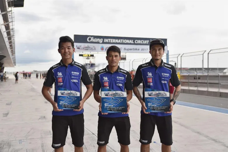 ขุนพลนักบิด YAMAHA RIDERS’ CLUB RACING TEAM สุดแกร่ง หวดคันเร่งรถแข่ง R-Series ผงาดยืนโพเดี้ยม พร้อมการันตี แชมป์ประเทศไทย ศึก ALL THAILAND SUPERBIKES CHAMPIONSHIP 2017 สนามที่ 9