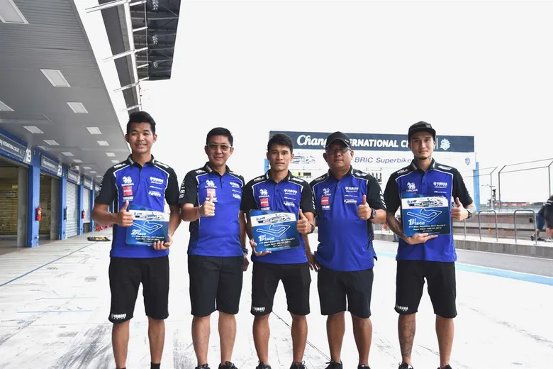 ขุนพลนักบิด YAMAHA RIDERS’ CLUB RACING TEAM สุดแกร่ง หวดคันเร่งรถแข่ง R-Series ผงาดยืนโพเดี้ยม พร้อมการันตี แชมป์ประเทศไทย ศึก ALL THAILAND SUPERBIKES CHAMPIONSHIP 2017 สนามที่ 9