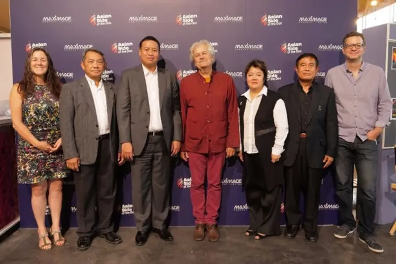 นางวิวรรณ กรรณสูต กรรมการผู้จัดการ บริษัท...