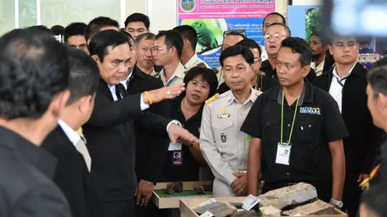 นายกฯ เยือน มรภ.สงขลา วิทยาเขตสตูล ส่งมอบเน็ตประชารัฐ