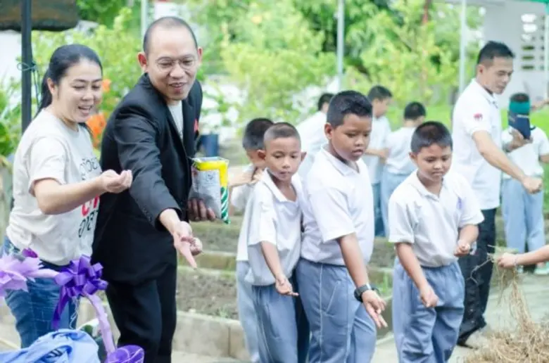 · สอนน้องแยกขยะให้เป็นนิสัย พร้อมครีเอท "ตลาดนัดศูน...
