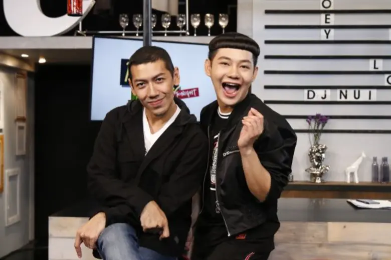 รายการ "ทอล์ก-กะ-เทย Tonight" อาทิตย์นี้ ...