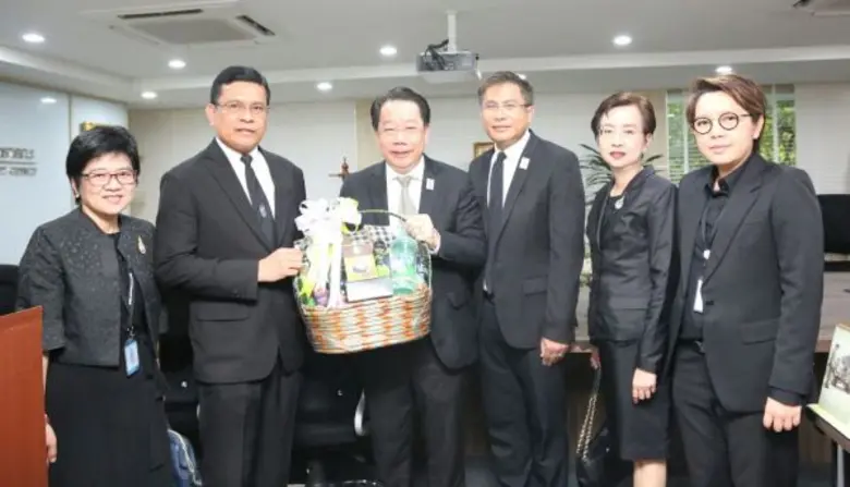 นายมงคล ลีลาธรรม กรรมการผู้จัดการ ธนาคารพ...