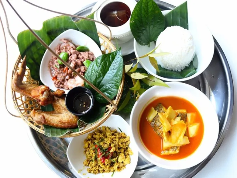 อาหารไทย 4 ภาครสดั่งเดิม ณ โรงแรมดรีม กรุงเทพฯ สุขุมวิท 15