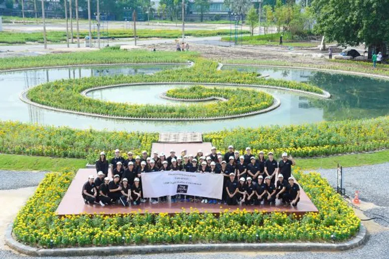 ไทยประกันชีวิต นำจิตอาสาปลูกดอกดาวเรือง ในสวนหยาดเหงื่อพระราชา น้อมรำลึกในพระมหากรุณาธิคุณและแสดงพลังแห่งความจงรักภักดีแด่ในหลวงรัชกาลที่ 9