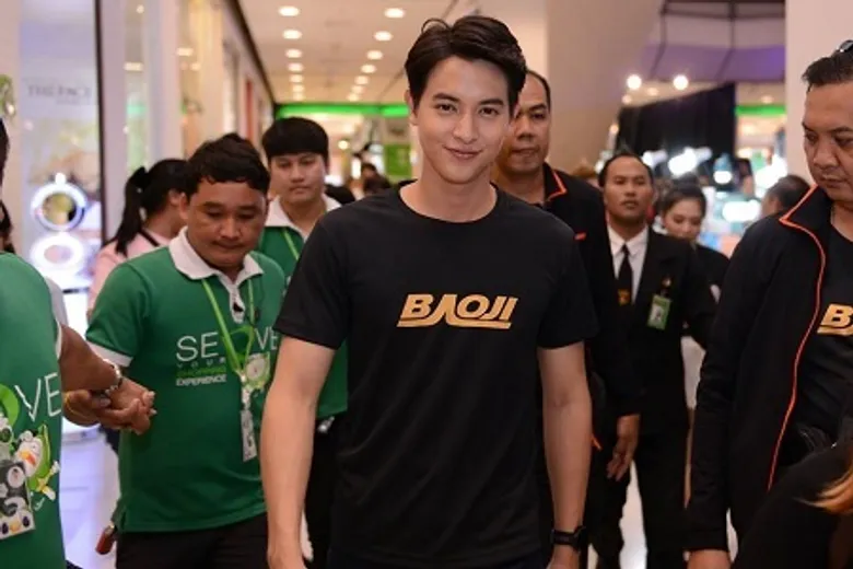 “เจมส์จิ” บุกขอนแก่น! อวดรองเท้าบาโอจิรุ่นJamesJi24 ควบมีทแอนด์กรี๊ดแฟนคลับ