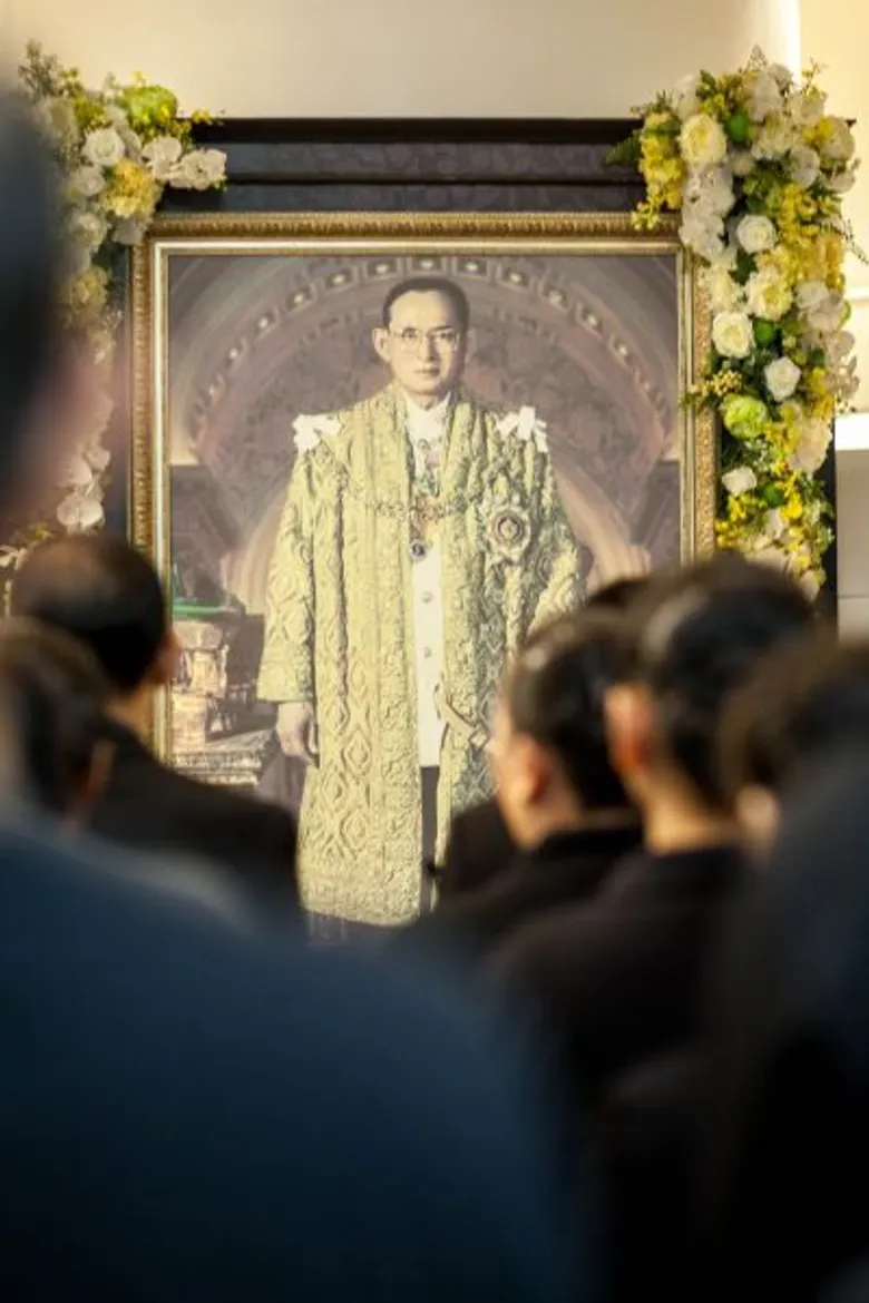 “ระฆังพลังแห่งความดี” ถวายเป็นพระราชกุศล “เซ็นทรัล เอ็มบาสซี” จับมือ “ธ.ไทยพาณิชย์” หลอมใจคนไทยสร้างถวายวัดพระราม ๙ พร้อมจัดพิธีแสดงความอาลัย ครบ 1 ปี เสด็จสวรรคต