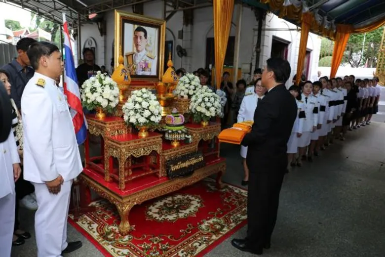 ช่อง 7 สี นำคณะผู้บริหาร นักแสดง ผู้ประกาศข่าว และพนักงาน ถวายผ้าพระกฐินพระราชทาน ประจำปี 2560