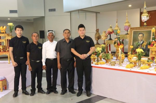 พลังแห่งความภักดี "ร่วมร้อยดวงใจ ไผทชาติ” ๓ ศิลปินรุ่นครูถ่ายทอดพลังสู่บทเพลง “พระผู้เสด็จสวรรคาลัย”