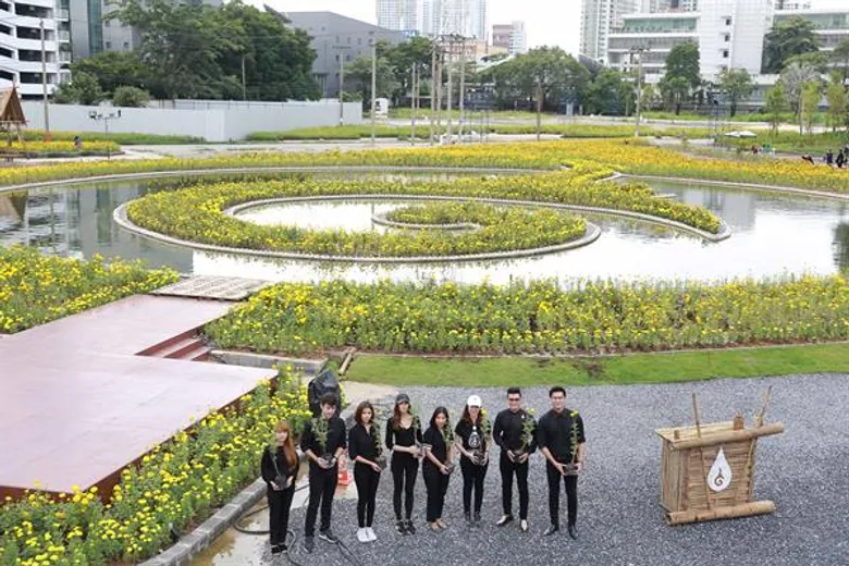 ทีมนักแสดง “รักร้าย” ช่อง3 ร่วมปลูกดอกดาวเรือง เพื่อแสดงความจงรักภักดี และน้อมสำนึกในพระมหากรุณาธิคุณ ในหลวง รัชกาลที่ 9