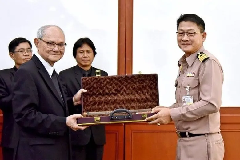 มหาวิทยาลัยราชภัฏพระนครมอบเครื่องดนตรีไทย (เครื่องเป่า) แก่วงดุริยางค์ไทย 4 เหล่าทัพ เพื่อใช้ในพระราชพิธีถวายพระเพลิงพระบรมศพ