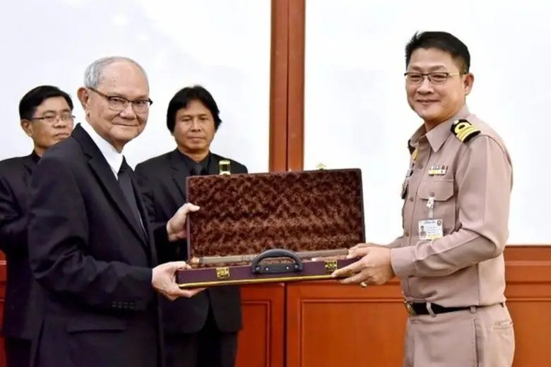 มหาวิทยาลัยราชภัฏพระนครมอบเครื่องดนตรีไทย (เครื่องเป่า) แก่วงดุริยางค์ไทย 4 เหล่าทัพ เพื่อใช้ในพระราชพิธีถวายพระเพลิงพระบรมศพ