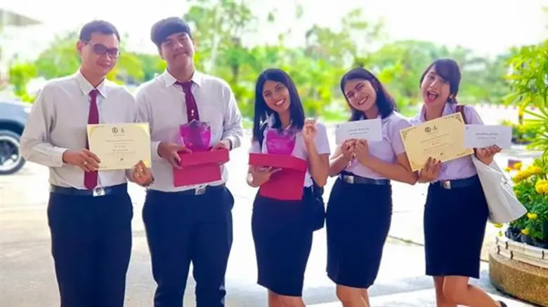 'นิเทศ’ มรภ.สงขลา ผงาดเวทีผลิตสื่อโทรทัศน์ สุดเจ๋งกวาด 9 รางวัล 4 เวที ระดับภาค-ประเทศ